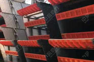 车间摆放的振动筛展示
