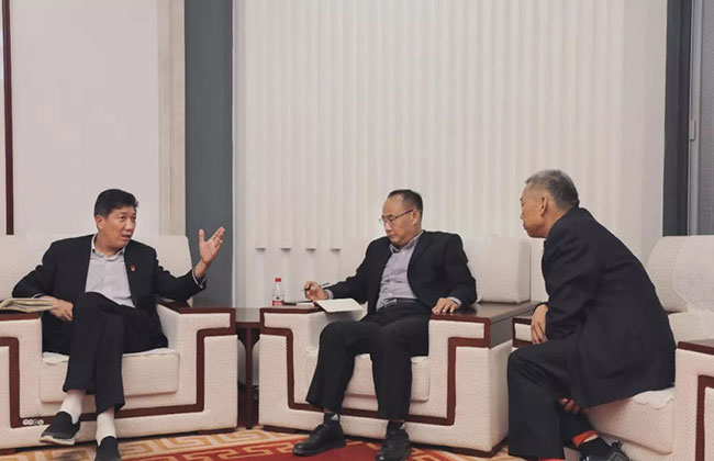 卫辉市委书记梁常运等导考察调研中誉鼎力智能矿山管理系统应用情况