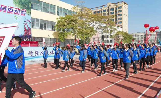 中誉鼎力方队参加卫辉市民运动会开幕仪式