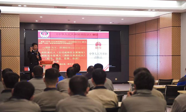 中誉鼎力智能装备有限公司进行消防实操演练