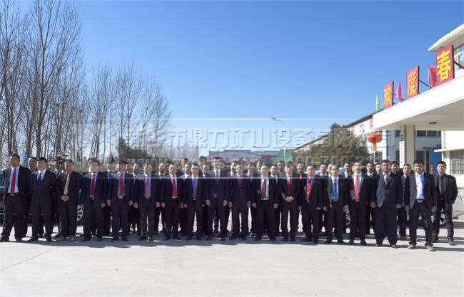 破碎机设备售后图片