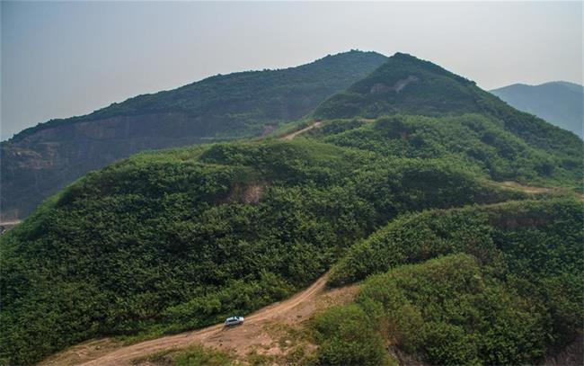 浙江长兴废弃矿山如今成美丽青山