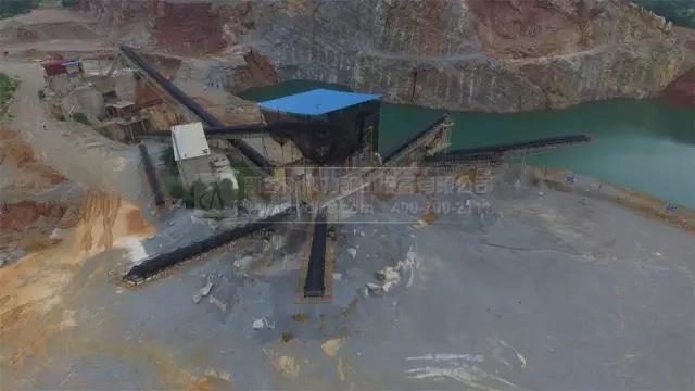 华日矿业采石场航拍图