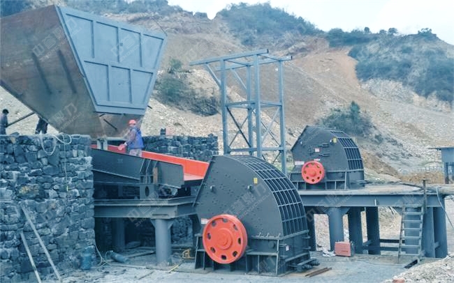 新建砂石厂的安装现场
