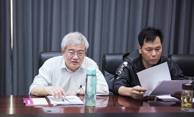 新乡市工信局及新乡职业技术学院导莅临中誉鼎力交流校企合作