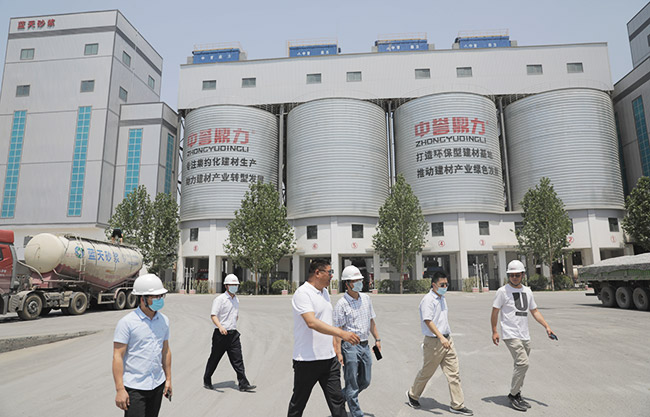华润水泥高管莅临中誉鼎力参观考察