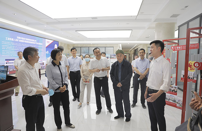 河南省人才工作任务督查调研组莅临中誉鼎力指导调研